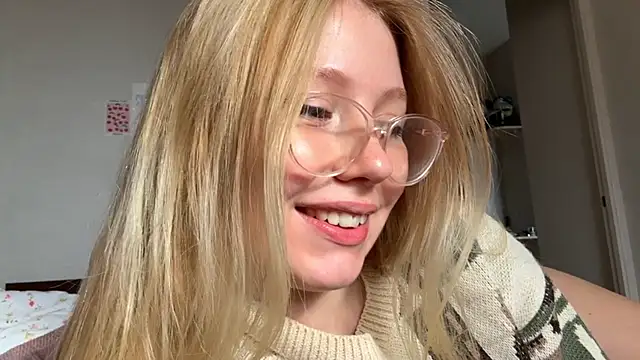 Snapshot of HoneyAudrey chatting on September 2025 02:33:01 AM HoneyAudrey online show from September 2025 02:33:01 AM