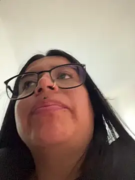 Devilsweet17 online show from April 2026 06:10:01 PM