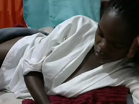 Snapshot of Creamy_dolly chatting on January 2025 12:34:02 AM Creamy dolly online show from January 2025 12:34:02 AM