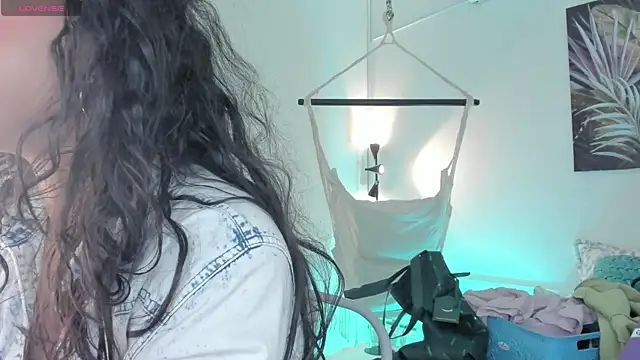 emma alice  online show from March 2025 12:13:01 PM