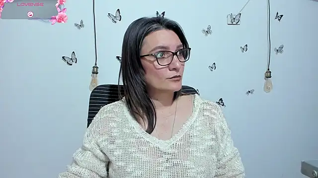 Amie Adams82  online show from December 2025 02:56:02 PM