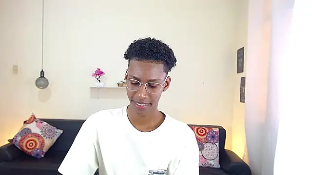 maiki18  online show from February 2025 07:41:01 PM