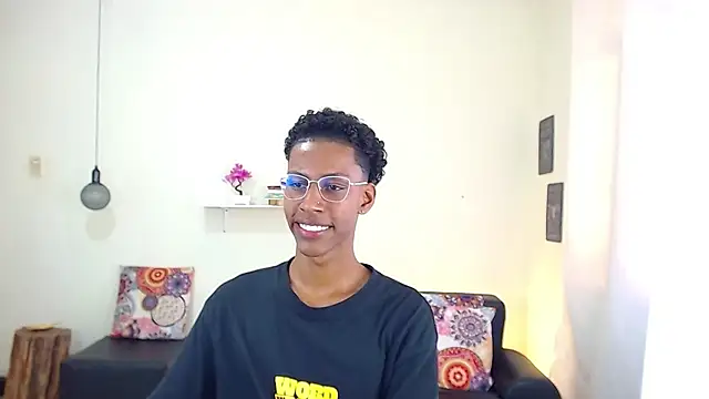 maiki18  online show from March 2025 07:49:02 PM