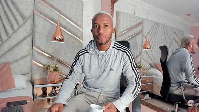 JamesParck online show from February 2025 12:22:02 PM