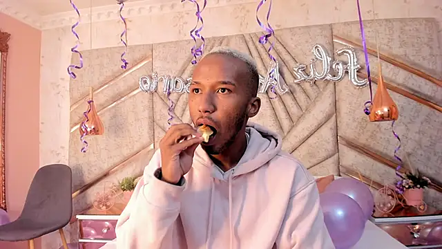 JamesParck online show from February 2025 12:25:02 PM