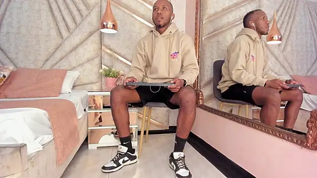 JamesParck online show from March 2025 12:33:02 PM