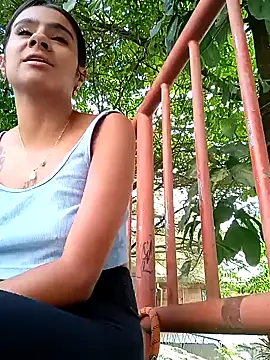 Snapshot of Leslly_ chatting on December 2024 10:34:02 AM Leslly online show from December 2024 10:34:02 AM