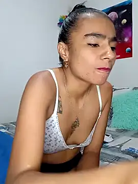 Snapshot of Leslly_ chatting on December 2024 10:48:01 AM Leslly online show from December 2024 10:48:01 AM