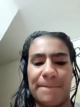 Snapshot of Leslly_ chatting on January 2025 12:30:01 PM Leslly online show from January 2025 12:30:01 PM
