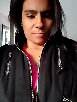Snapshot of Leslly_ chatting on January 2025 09:36:02 PM Leslly online show from January 2025 09:36:02 PM