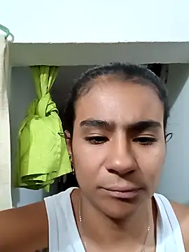 Snapshot of Leslly_ chatting on January 2025 10:32:02 AM Leslly online show from January 2025 10:32:02 AM