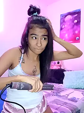 Snapshot of Leslly_ chatting on January 2025 12:28:02 AM Leslly online show from January 2025 12:28:02 AM