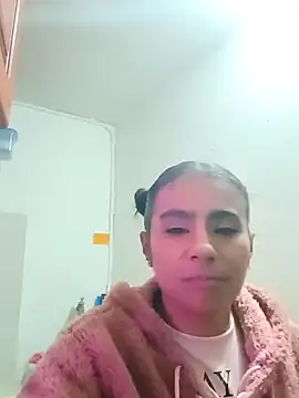 Snapshot of Leslly_ chatting on February 2025 11:17:02 AM Leslly online show from February 2025 11:17:02 AM