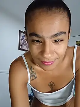 Leslly  online show from July 2026 10:57:02 PM