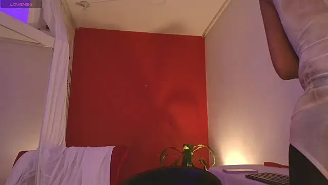 Snapshot of Roy_Luna chatting on October 2025 01:08:02 PM Roy Luna online show from October 2025 01:08:02 PM