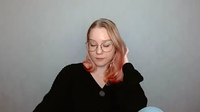 cindi hot online show from December 2024 12:06:01 PM