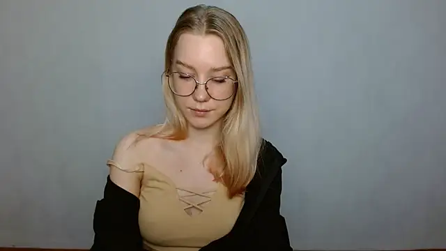 cindi hot online show from February 2025 12:41:02 PM