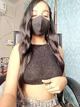 Parinaaz18 online show from December 2025 01:48:02 AM