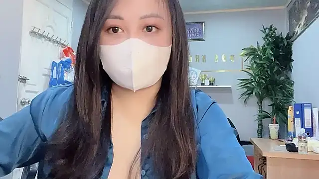 Snapshot of Bamboo_Swetie chatting on January 2025 03:06:01 PM Bamboo Swetie online show from January 2025 03:06:01 PM