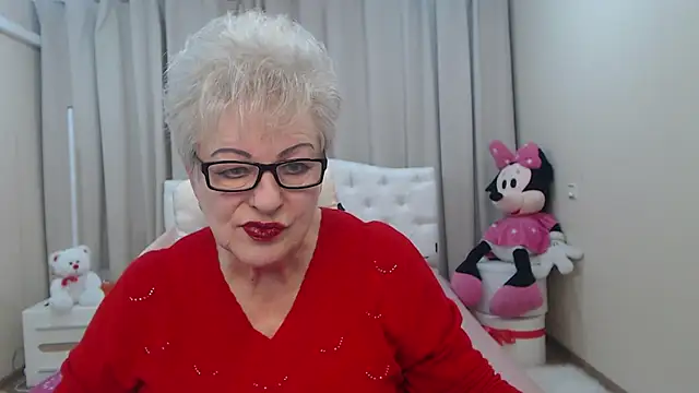 KayleSmoll online show from February 2026 07:44:02 PM