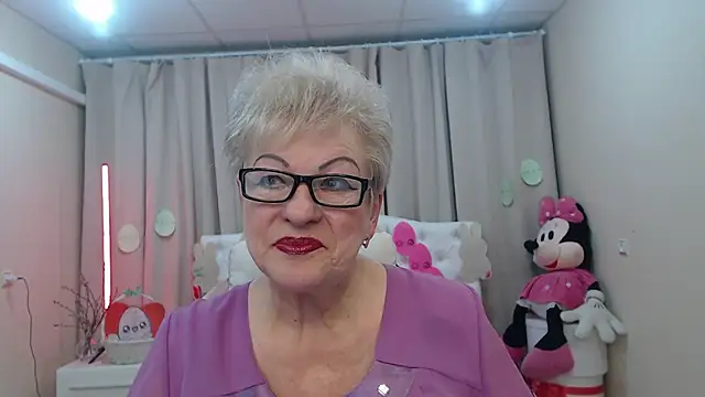 KayleSmoll online show from April 2026 07:03:02 PM