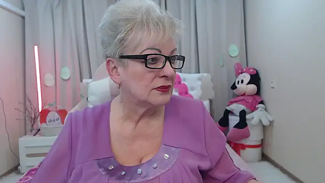 KayleSmoll online show from April 2026 06:41:01 PM