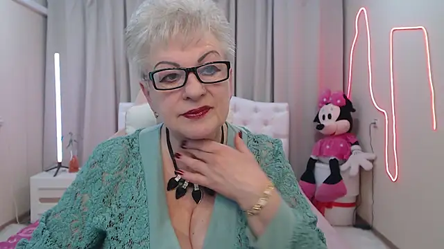 KayleSmoll online show from May 2026 06:38:02 PM