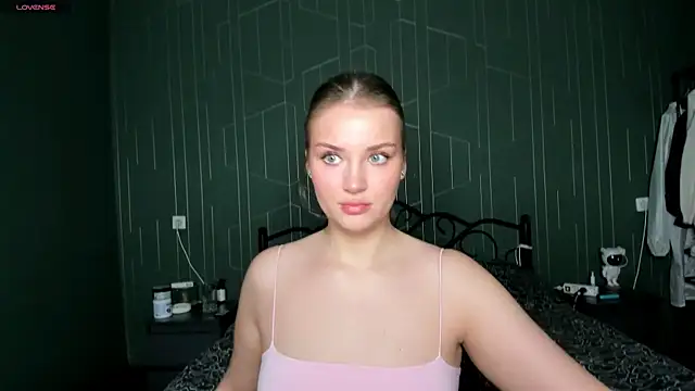 DeniRicchii online show from December 2025 05:48:01 AM