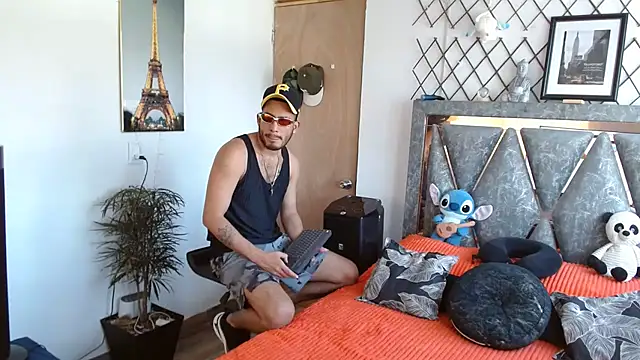 Snapshot of Nathan_Mendoza chatting on July 2026 08:57:02 PM Nathan Mendoza online show from July 2026 08:57:02 PM
