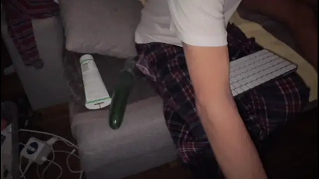 Snapshot of swissMen_DE chatting on February 2025 05:05:02 AM swissMen DE online show from February 2025 05:05:02 AM