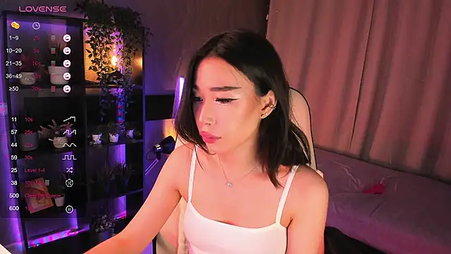 sensualily online show from November 2025 03:44:02 PM