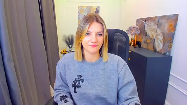 SelenaeMoore online show from April 2026 06:19:01 AM