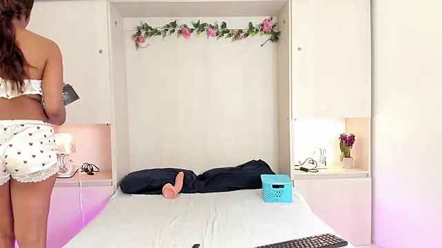 Snapshot of KendallRosse1 chatting on December 2025 12:21:02 PM KendallRosse1 online show from December 2025 12:21:02 PM