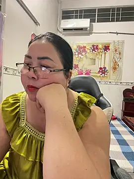 Snapshot of NDith chatting on June 2026 11:22:02 AM NDith online show from June 2026 11:22:02 AM