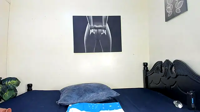 Snapshot of Riya_xXx chatting on February 2026 12:25:01 PM Riya xXx online show from February 2026 12:25:01 PM