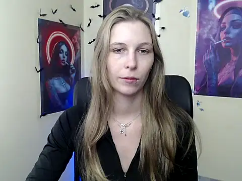 Snapshot of StrangerGi chatting on April 2026 12:07:02 PM StrangerGi online show from April 2026 12:07:02 PM