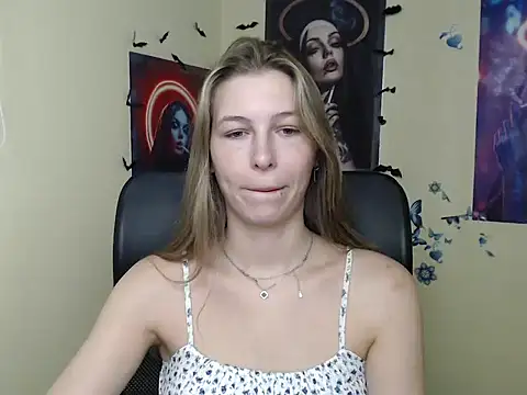 Snapshot of StrangerGi chatting on June 2026 05:57:01 AM StrangerGi online show from June 2026 05:57:01 AM