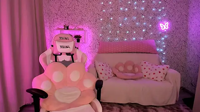 Snapshot of luna_cross chatting on February 2025 06:15:01 AM luna cross online show from February 2025 06:15:01 AM