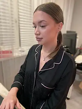 bunnyrich online show from October 2025 10:41:01 PM