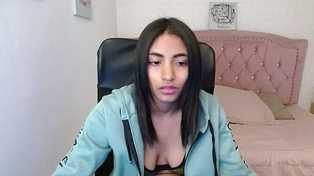 shaneelle online show from February 2025 03:15:01 AM