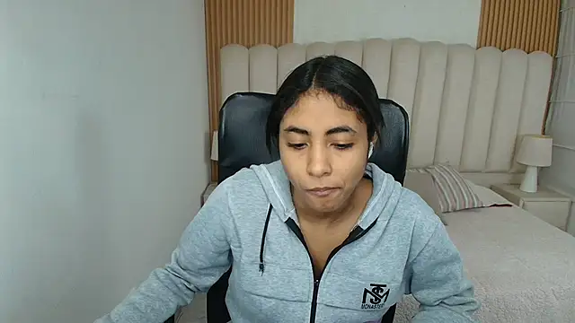 shaneelle online show from March 2026 03:11:01 AM