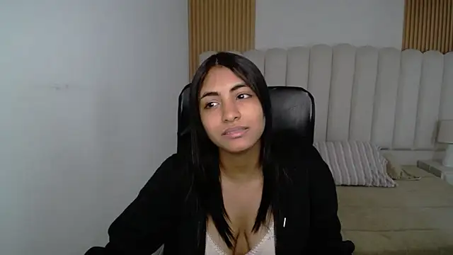 shaneelle online show from May 2026 12:12:01 PM