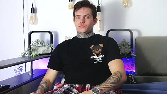 CarterCole online show from February 2025 07:40:01 AM