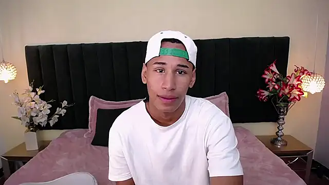 Snapshot of soft_attraction chatting on October 2025 07:47:01 PM soft attraction online show from October 2025 07:47:01 PM