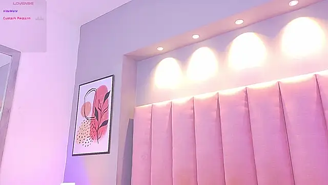 KeilyRoss online show from October 2025 08:07:01 PM