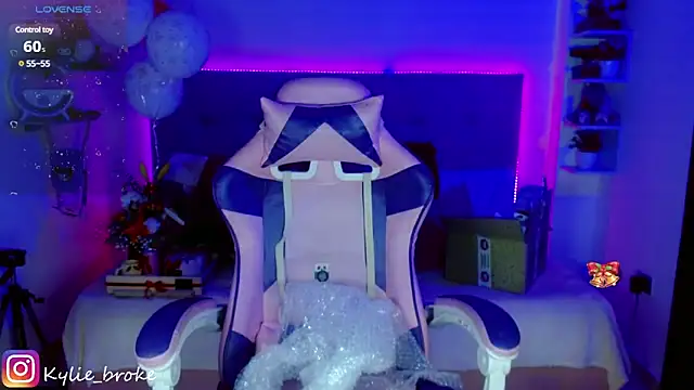 Kylie brokee online show from December 2024 12:09:01 AM