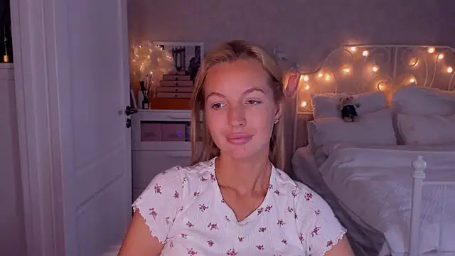 aestetick online show from October 2025 09:51:01 AM