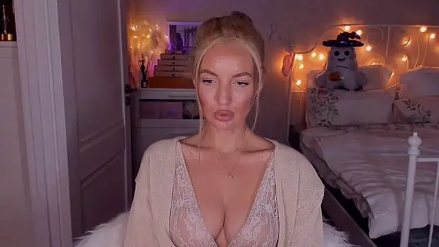 aestetick online show from October 2025 01:12:01 PM