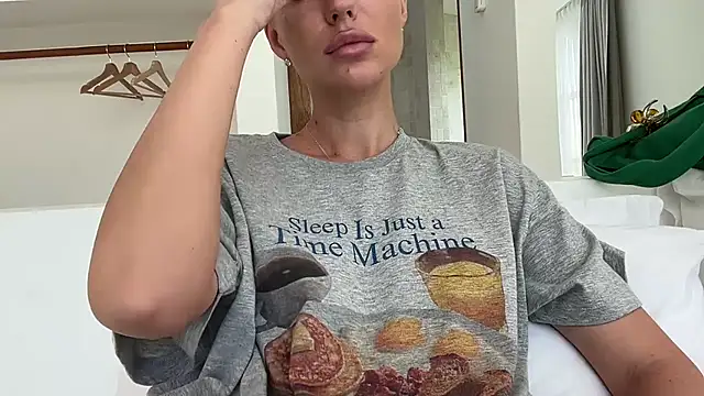 aestetick online show from November 2025 02:01:02 AM