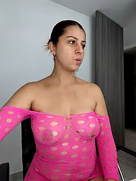 Nahiajhonson  online show from July 2026 01:14:02 PM